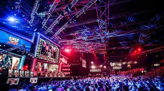 在俱乐部管 在俱乐部管