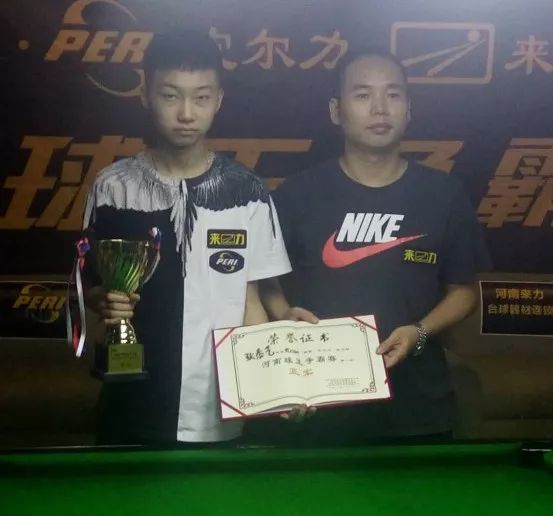 更体现了湖 更体现了湖