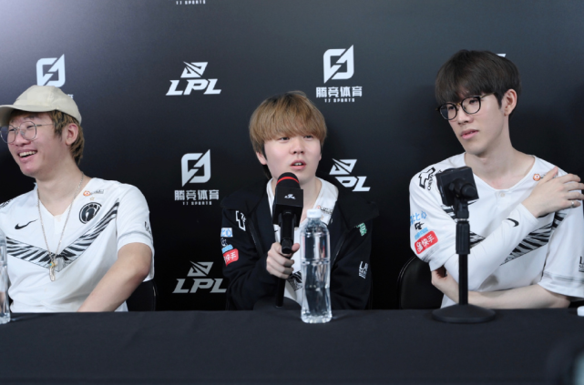 立了领先优 立了领先优